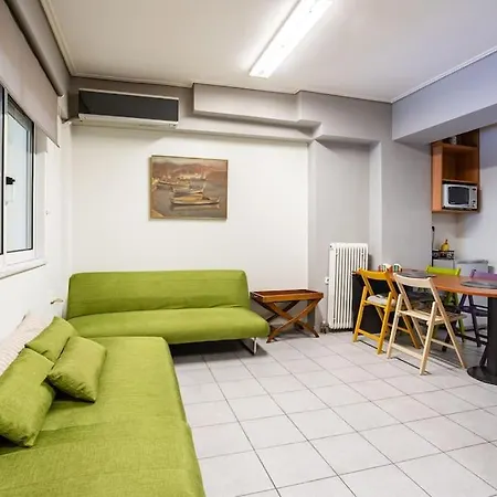 Inviting Flat Near Acropolis Apartment *