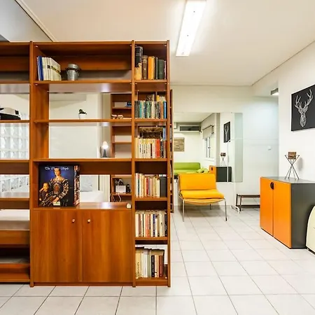 Inviting Flat Near Acropolis Apartment