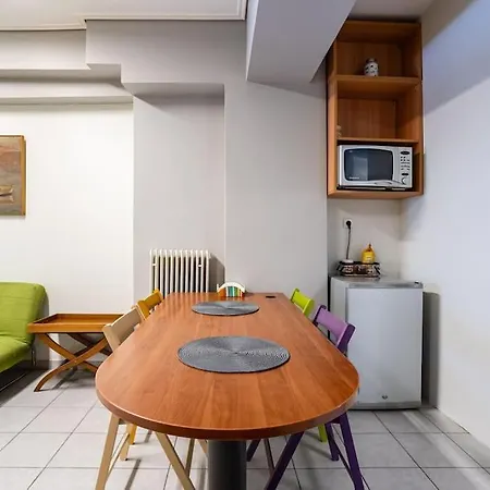 Inviting Flat Near Acropolis Apartment