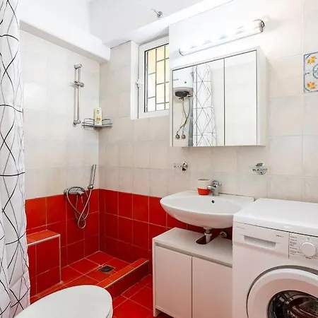 Inviting Flat Near Acropolis Apartment *