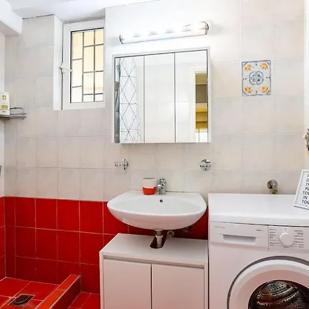 Inviting Flat Near Acropolis